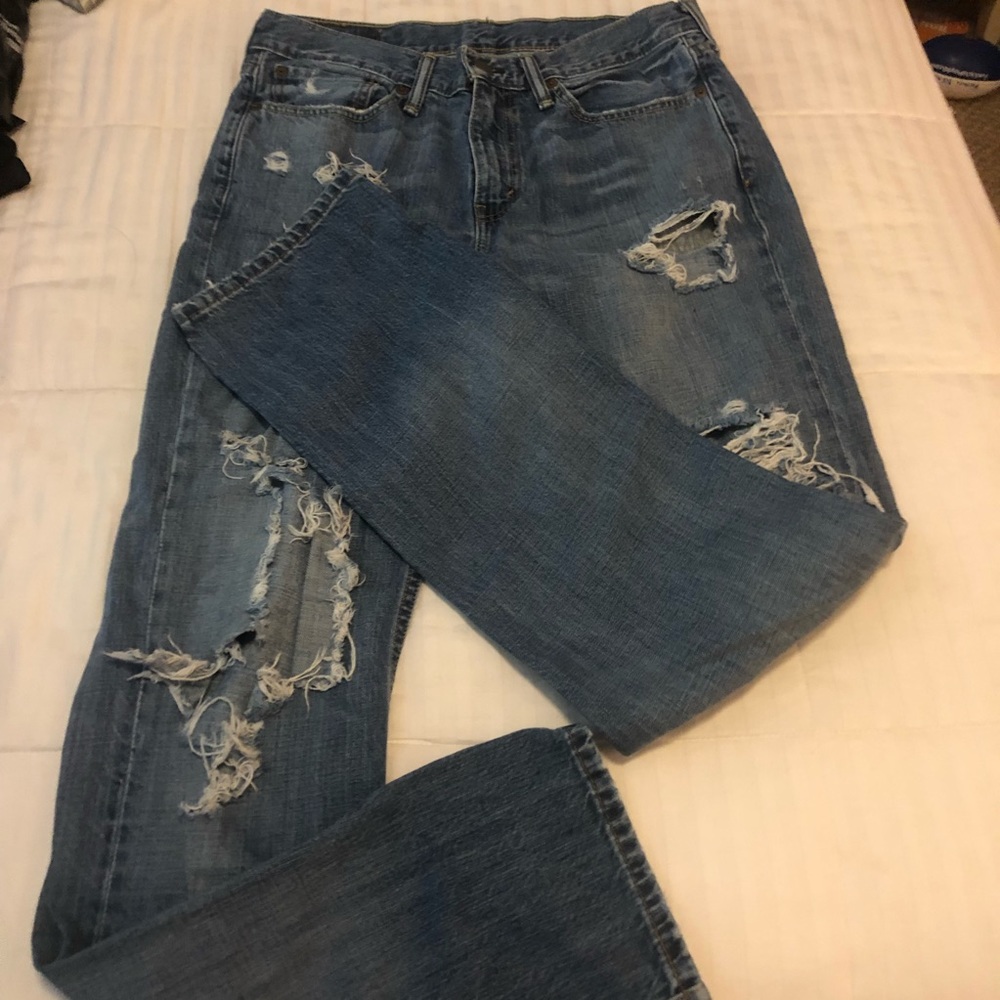 Nw/oT Ripped Levi Jeans